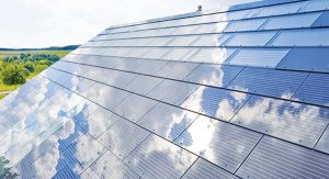Ngói năng lượng mặt trời solar giúp chuyển hóa ánh sáng mặt trời thành nguồn điện phục vụ sinh hoạt