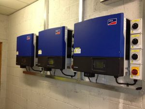 Thiết bị điện năng lượng mặt trời Inverter giúp biến đổi dòng điện DC thành AC
